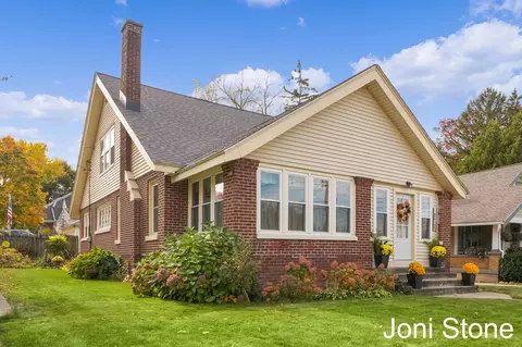 1540 Bridge St NW, Grand Rapids, MI 49504