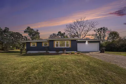 857 S Dettman Rd, Jackson, MI 49203