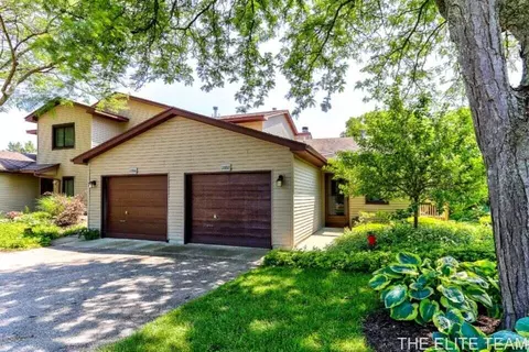 2332 Bridle Creek St SE, Grand Rapids, MI 49508