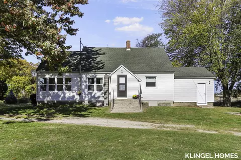 6760 S Warner Ave, Fremont, MI 49412