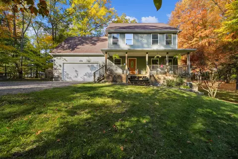 6361 Tanglewood Dr, Lowell, MI 49331