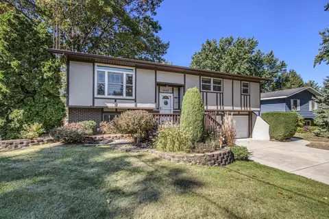 3542 Royal Crest Dr, St. Joseph, MI 49085