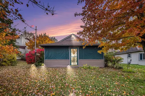 227 Oak Grove Dr, Brooklyn, MI 49230