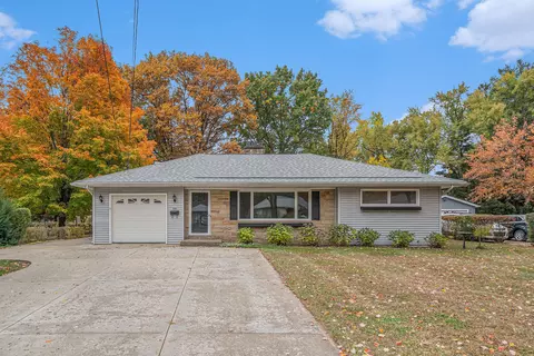 336 Country Club Ter, Battle Creek, MI 49015