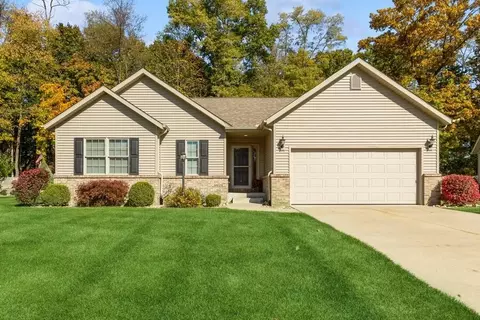 430 Carefree Ct, Niles, MI 49120