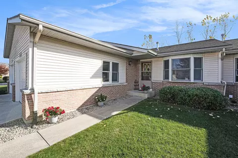 5274 Swanwood St SE, Caledonia, MI 49316