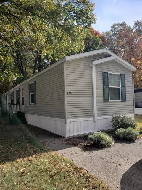 490 S Sunshine Ln, Muskegon, MI 49442