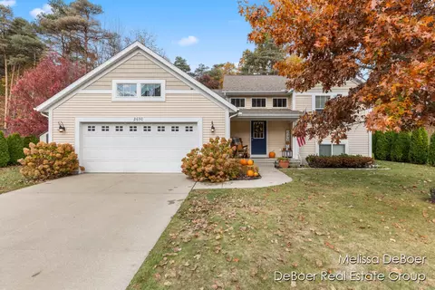 2690 Jolly Roger Dr, Wayland, MI 49348