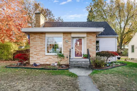 704 W Madison St, Hastings, MI 49058