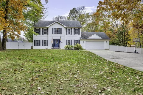 1210 Gilroy Rd, Jackson, MI 49201