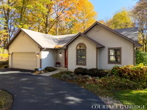 10808 6 Mile Rd, Battle Creek, MI 49014