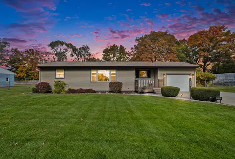 2102 Emens Dr, Muskegon, MI 49444