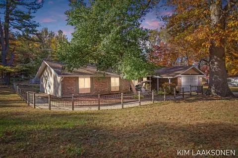 1454 Goodrich St, Allegan, MI 49010