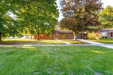27215 Goldengate Dr W, Southfield, MI 48076