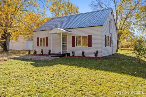 3105 Sweeter Rd, Muskegon, MI 49445