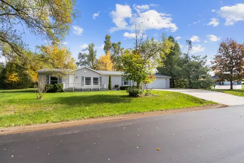163 Holiday Dr, Brooklyn, MI 49230