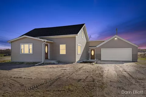 14009 W Maple Rapids Rd, Fowler, MI 48835 photo 2
