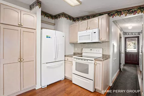 689 E Beardsley Rd, Sheridan, MI 48884 photo 8