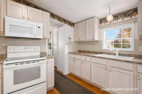 689 E Beardsley Rd, Sheridan, MI 48884 photo 7
