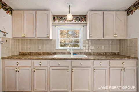 689 E Beardsley Rd, Sheridan, MI 48884 photo 9