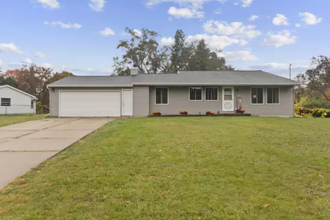7263 Rezen Dr NE, Rockford, MI 49341