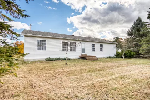 7886 Newcosta Ave, Stanwood, MI 49346