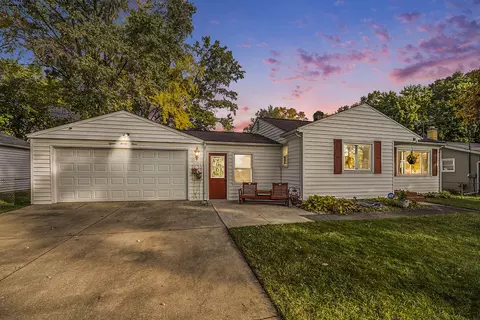1523 Lake Ave, Portage, MI 49002