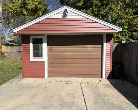 111 E Coy Ave, Hazel Park, MI 48030 photo 3