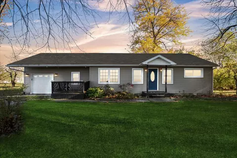 1906 Heiss Rd, Monroe, MI 48162