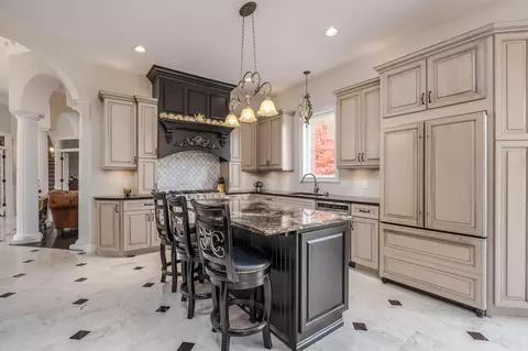 Kitchen - 6650 N 39th St, Augusta, MI 49012 photo 2 of 10
