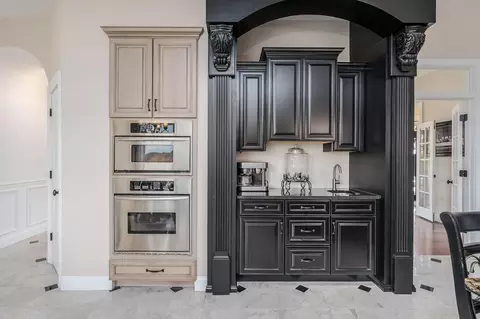 Kitchen - 6650 N 39th St, Augusta, MI 49012 photo 6 of 10