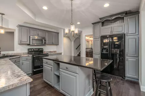 Kitchen - 6650 N 39th St, Augusta, MI 49012 photo 10 of 10