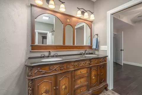 Bath - 6650 N 39th St, Augusta, MI 49012 photo 4 of 5