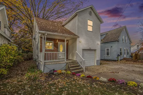 2043 Roos Ave SW, Wyoming, MI 49509