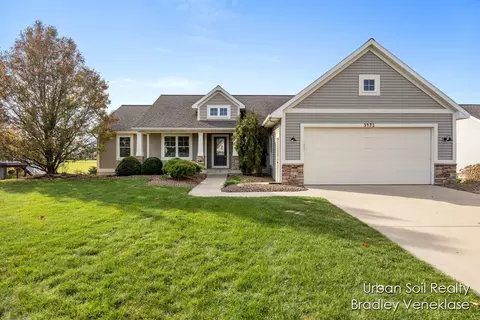 5471 Ericridge Ct, Hudsonville, MI 49426