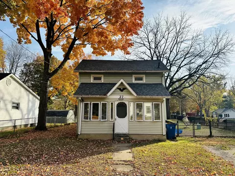 27 Sheridan St, Coldwater, MI 49036