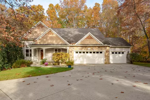 9286 Stratford Woods Trl, Kalamazoo, MI 49009