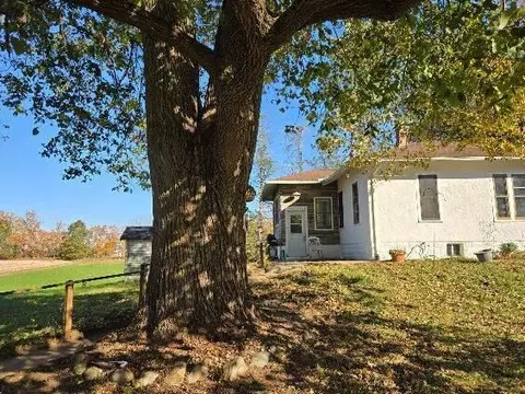 38660 76th Ave, Decatur, MI 49045