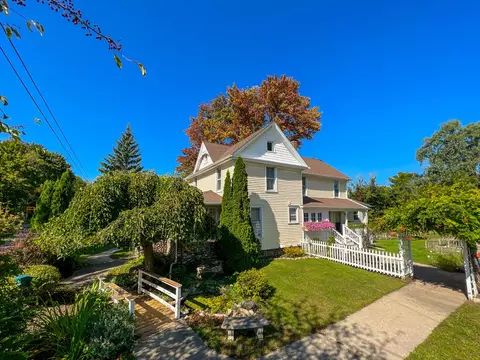 1451 Bogie Lake Rd, White Lake, MI 48383
