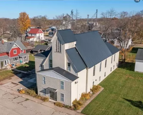 206 Maple St, Hopkins, MI 49328