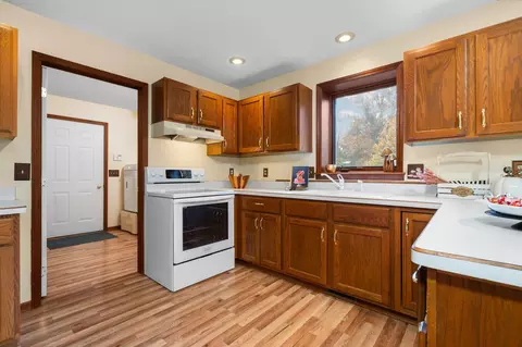 1027 Taylor Rd, Brighton, MI 48114 photo 11
