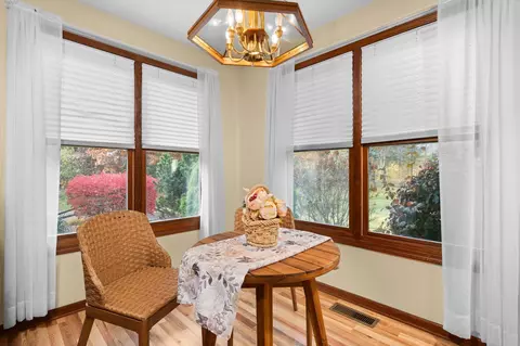 1027 Taylor Rd, Brighton, MI 48114 photo 9