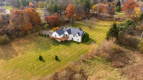 1027 Taylor Rd, Brighton, MI 48114 photo 50
