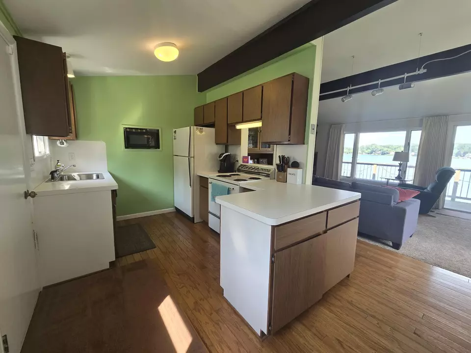  1212 Dockside Dr, Grass Lake, MI 49240 photo 3