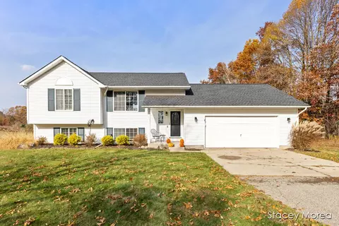 8177 Becker St NE, Cedar Springs, MI 49319