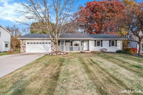 6176 George Ann Ct NE, Belmont, MI 49306