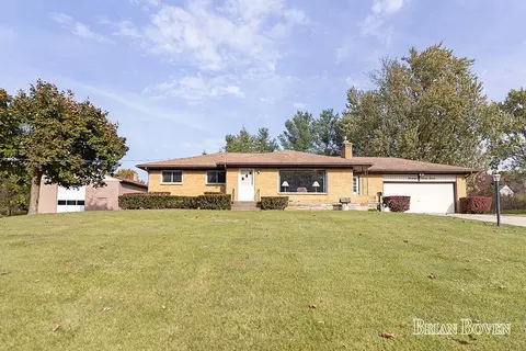 1927 3 Mile Rd NE, Grand Rapids, MI 49505