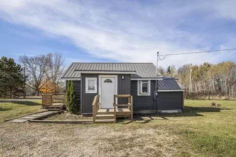 3707 E 124th St, Grant, MI 49327