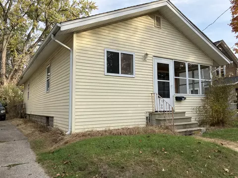 116 Avondale Ave, Jackson, MI 49203 photo 2