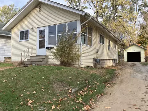 116 Avondale Ave, Jackson, MI 49203